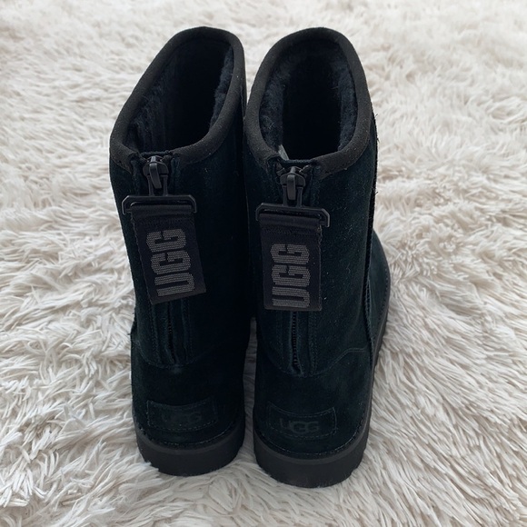 brand new with box authentic ugg classic short logo zip boots In black - Picture 6 of 9